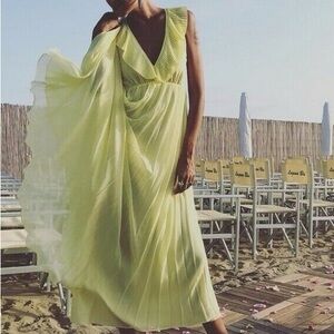 LAST NWT ZARA YELLOW LONG PLEATED DRESS - Size : L